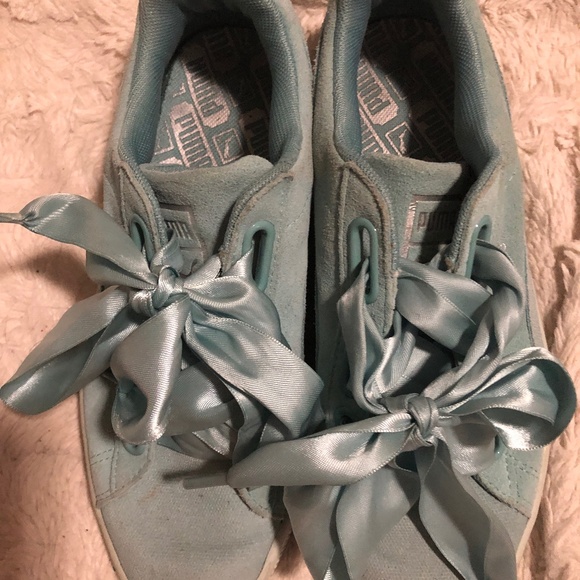 TODAY ONLY:PUMA SUEDE LIGHT BLUE SNEAKERS - WOMEN US 7.5 - Picture 1 of 13